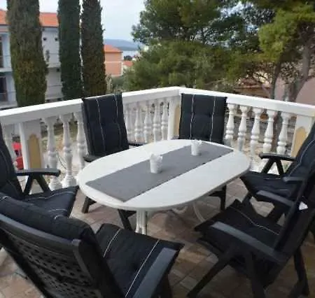 In Sv. Filip I Jakov 53600 Apartment Sveti Filip i Jakov