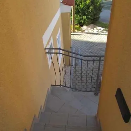 In Sv. Filip I Jakov 53600