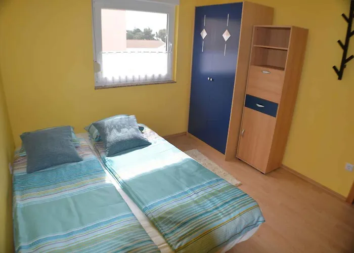 In Sv. Filip I Jakov 53600 * Свети-Филип-и-Яков